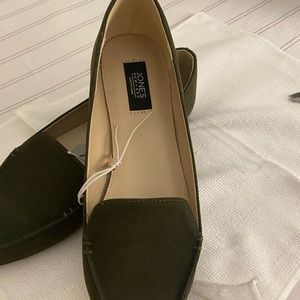 Jones New York flat shoes size 7 green brand new